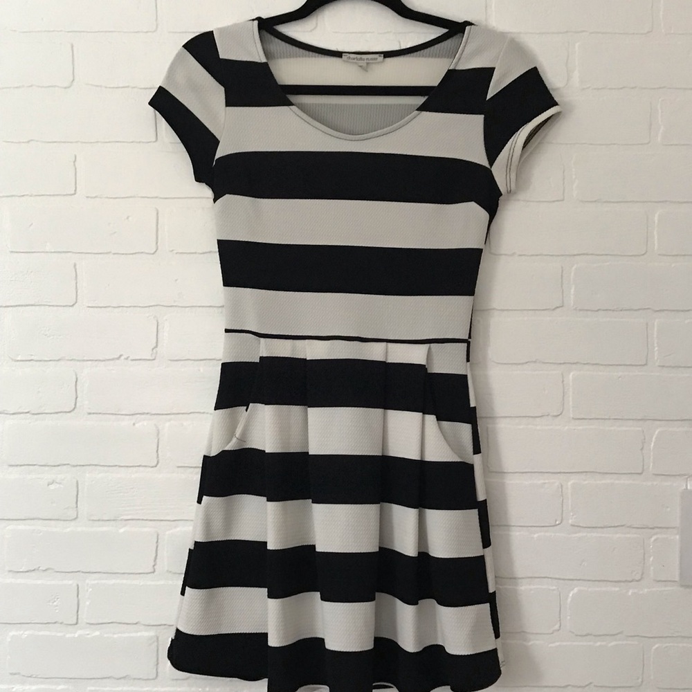 ★stripped dress with pockets!!★
